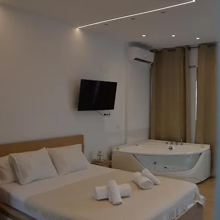 Aloha Beach Estudio Nuevo Jacuzzi Frente Al Mar Apartamento